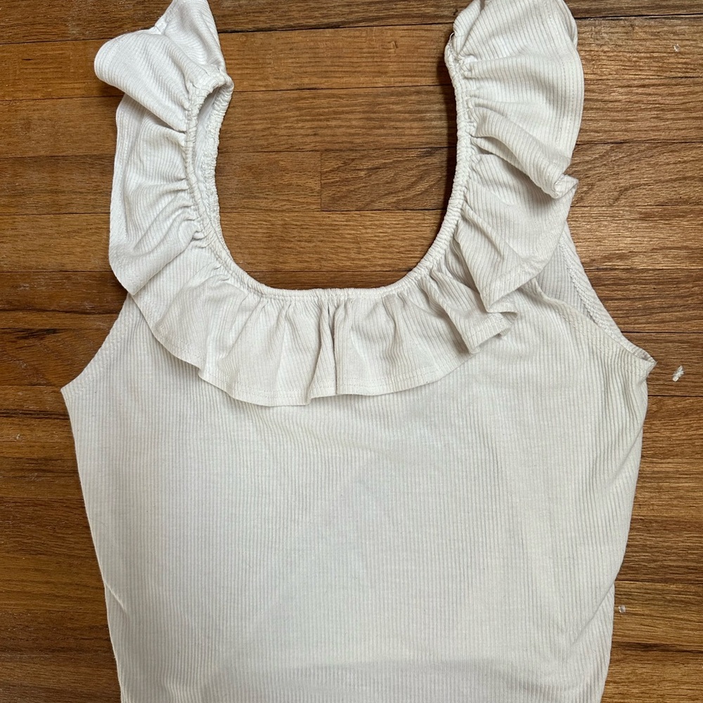 Gaze Cream Ruffled Crop StretchTank Top